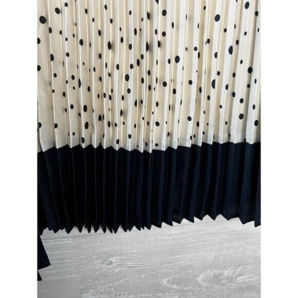 Ann Taylor Pleated Navy & Cream Polka Pot Midi Skirt Size 2 - Picture 4 of 7